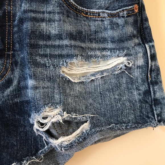 Levi's 501 distressed jean shorts 28 waist - Picture 5 of 12